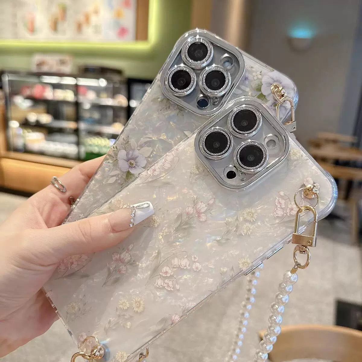 Sweetheart Shell Phone Case with Pearl Crossbody Lanyard