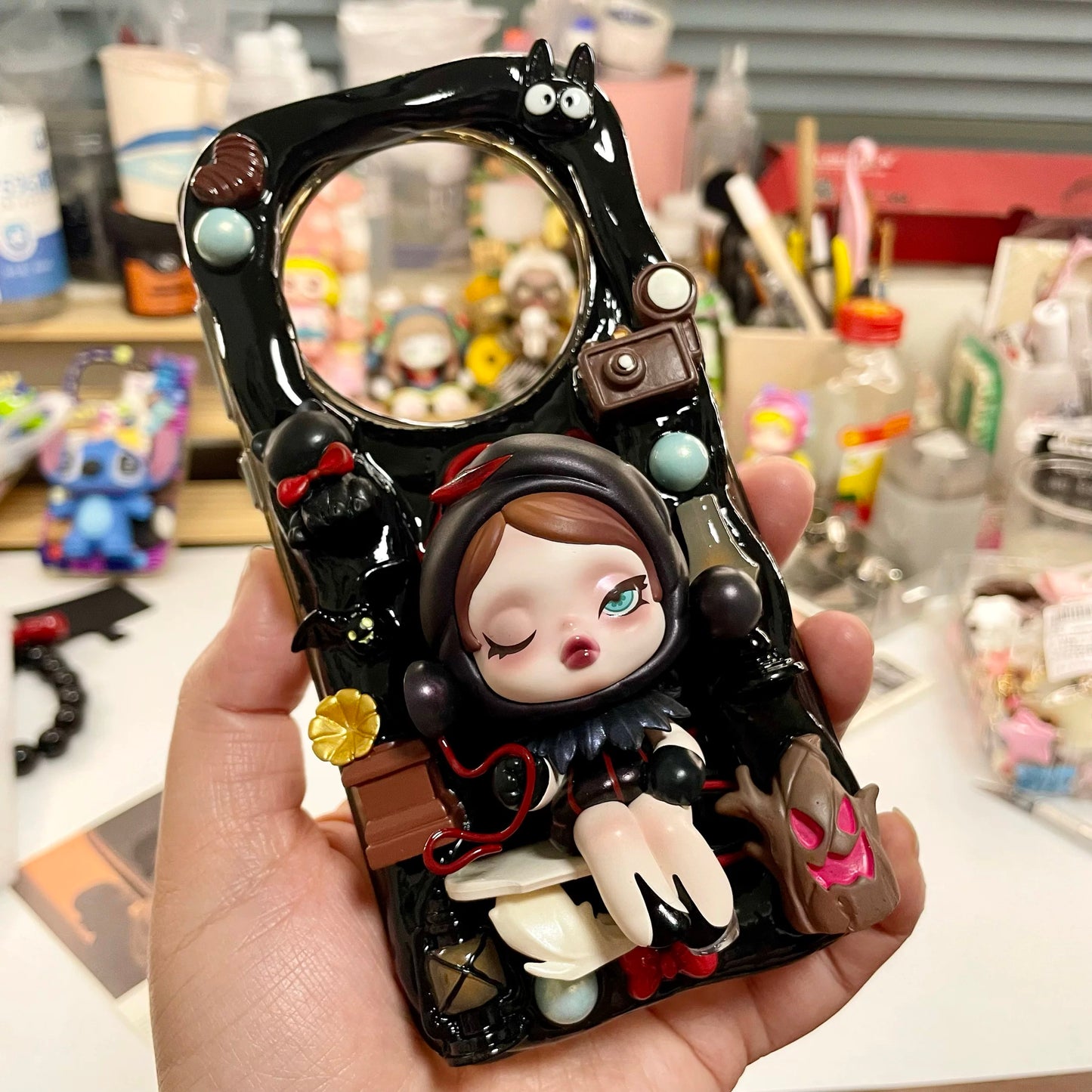 Handmade 3D Doll Phone Case – Skull-Inspired Aesthetic