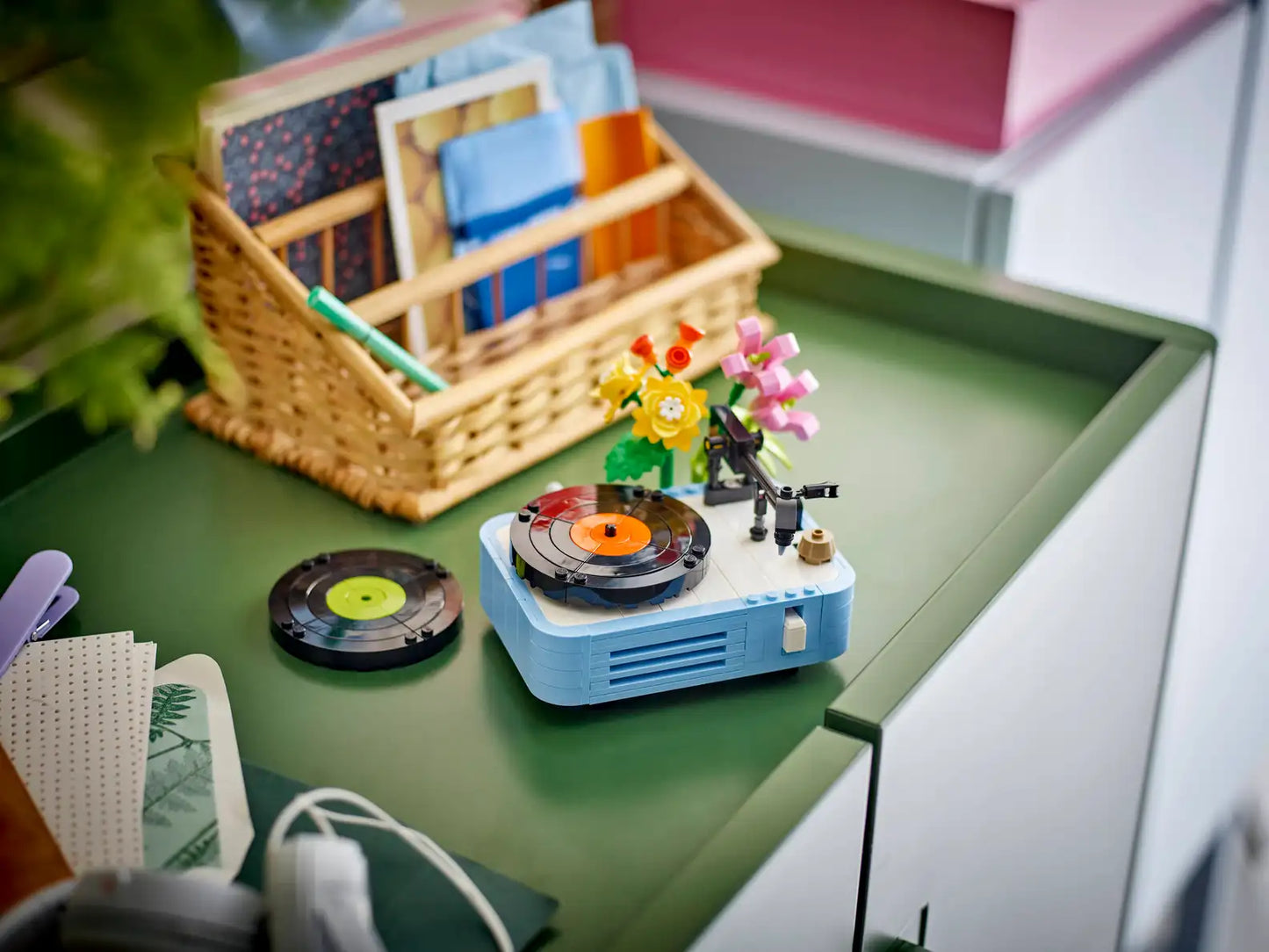 LEGO Creator 3-in-1 Record Player with Flowers 31172