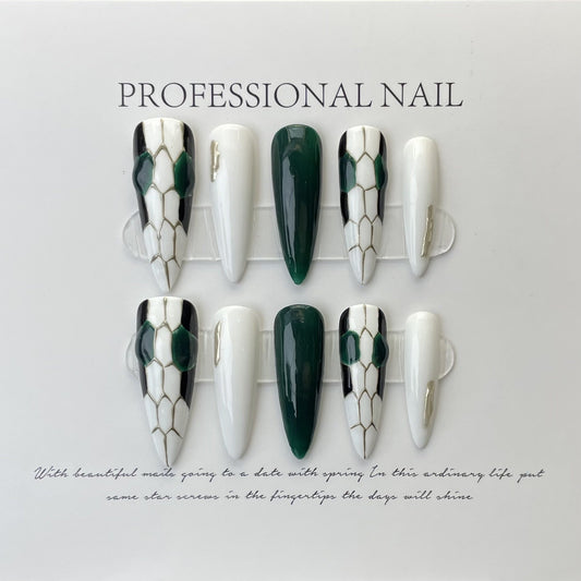 Honeycomb Haven Press-on Nails V Boutique Studio