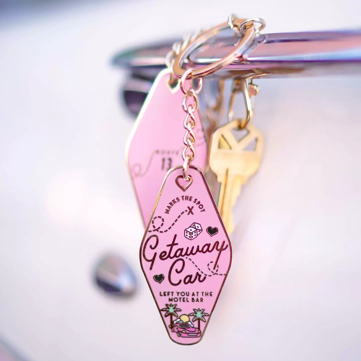 Taylor Swift Inspired Motel Keychain – Vintage Aesthetic Gift