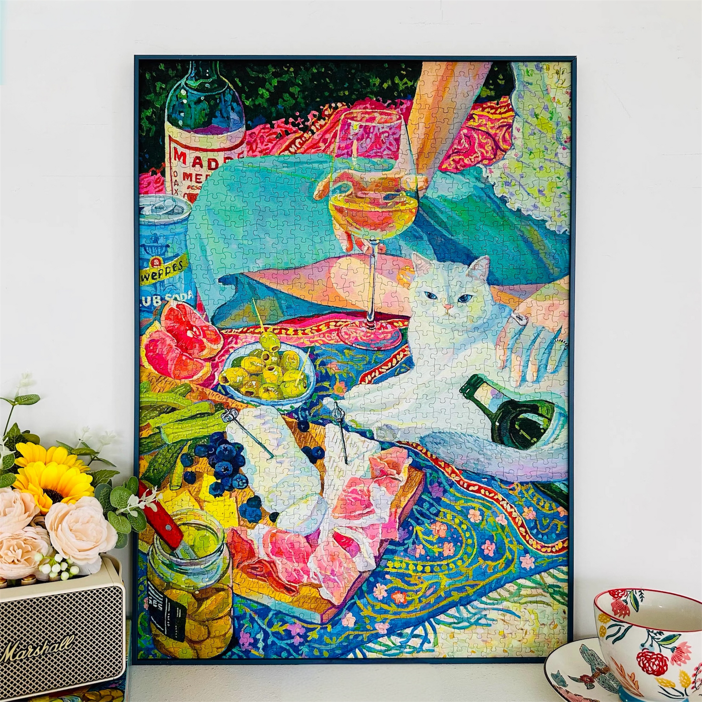 Hourglass Puzzle Cutie Stealing the Spotlight 1000 Piece Jigsaw Puzzle Hourglass Puzzle