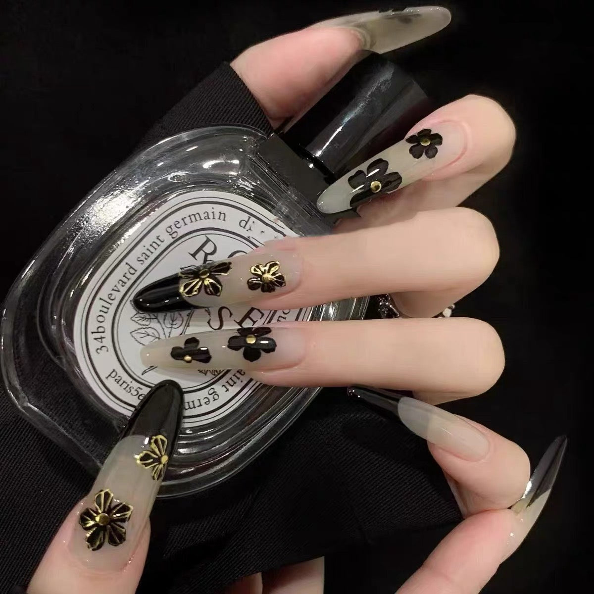 Midnight Gold Blossom Press-on Nails