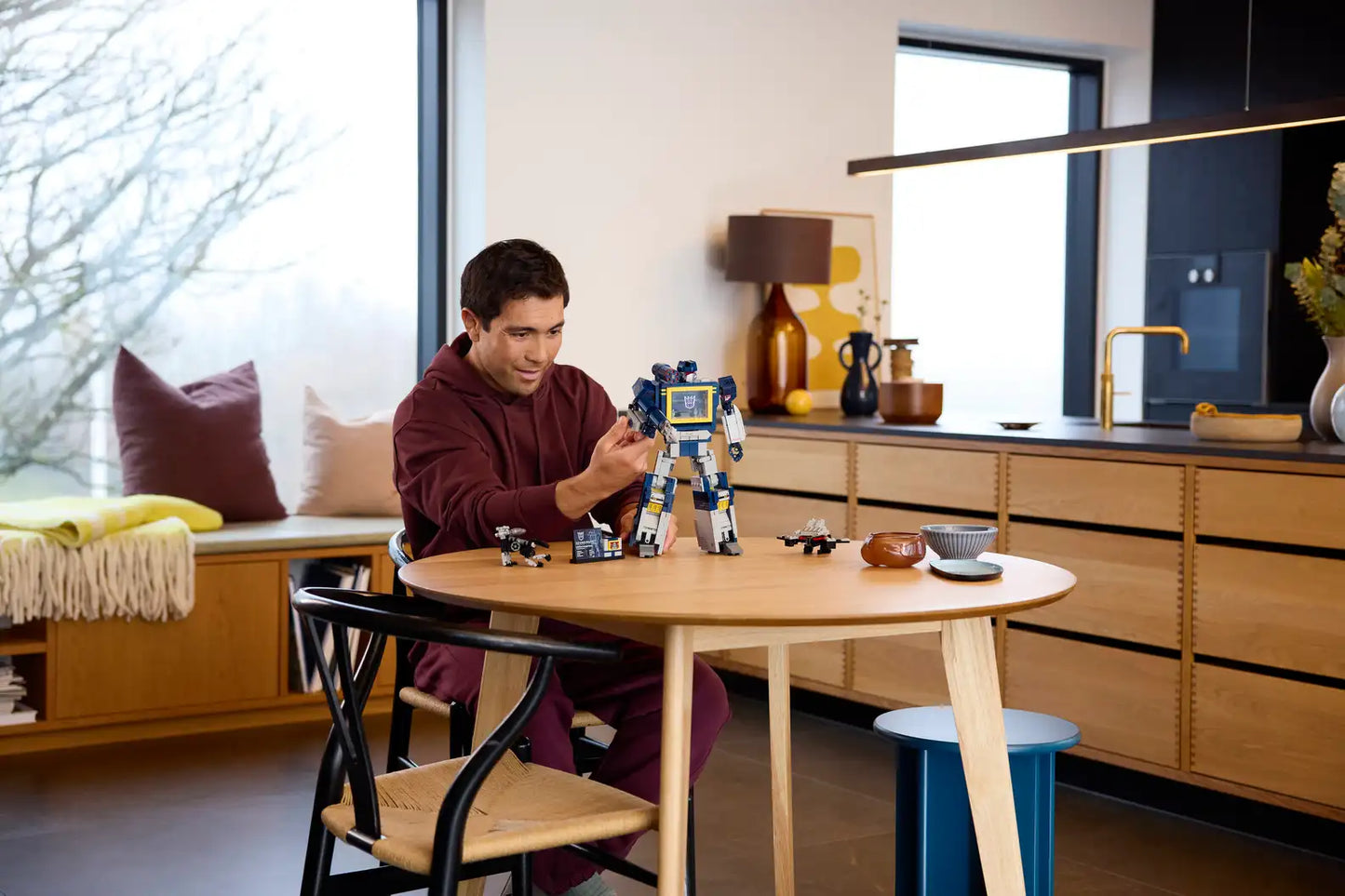 LEGO Icons Transformers: Soundwave 10358