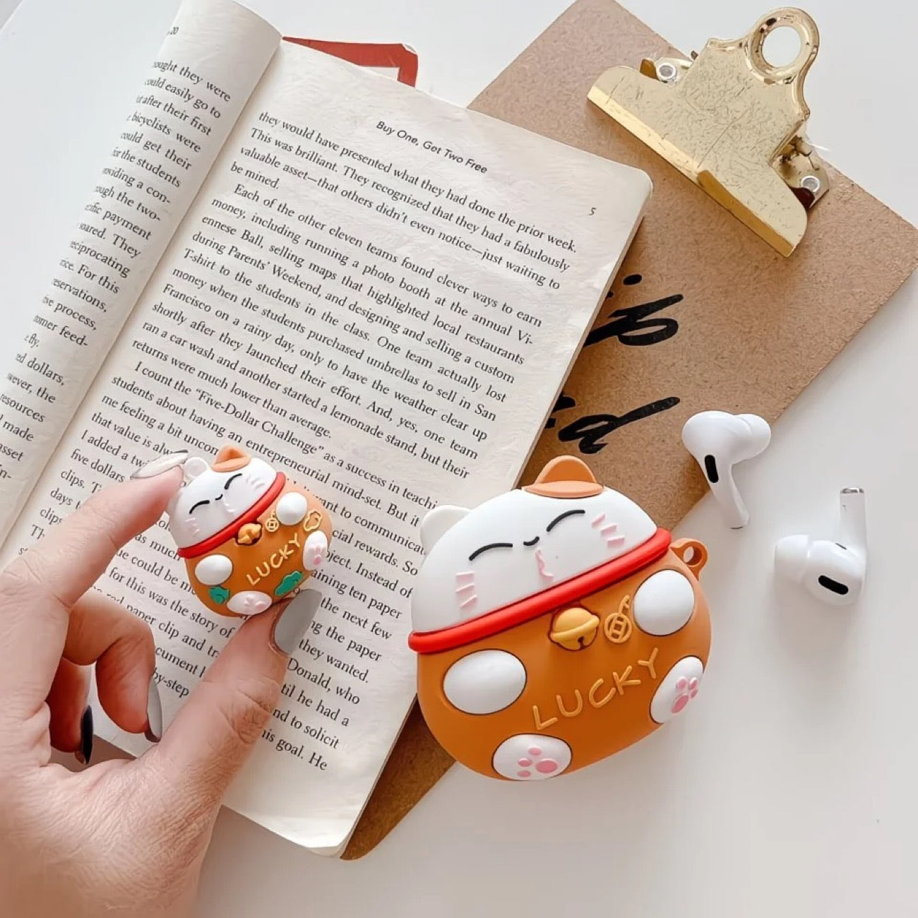 Lucky Cat AirPods Case – Kawaii 3D Silicone Protective Cover