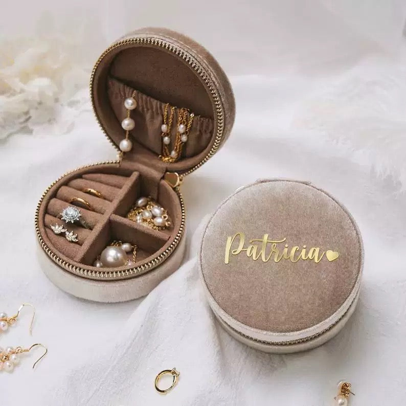 Custom Velvet Jewelry Box – Personalized Gift for Bridesmaids