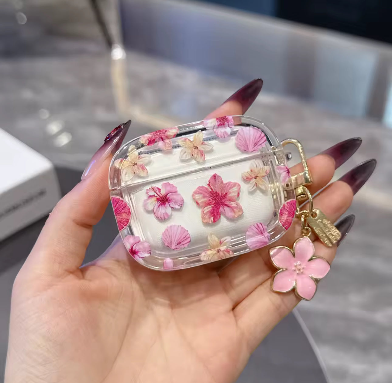 Floral Clear AirPods Case with Daisy Charm – Cute Transparent Protective Cover