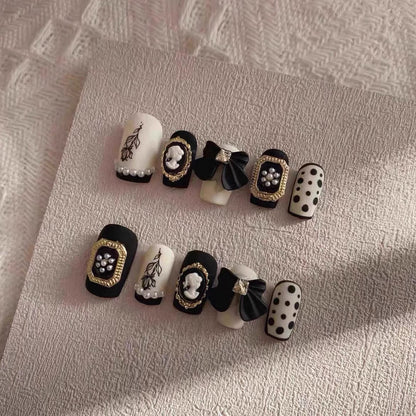 Ongles à coller vintage aristocratique