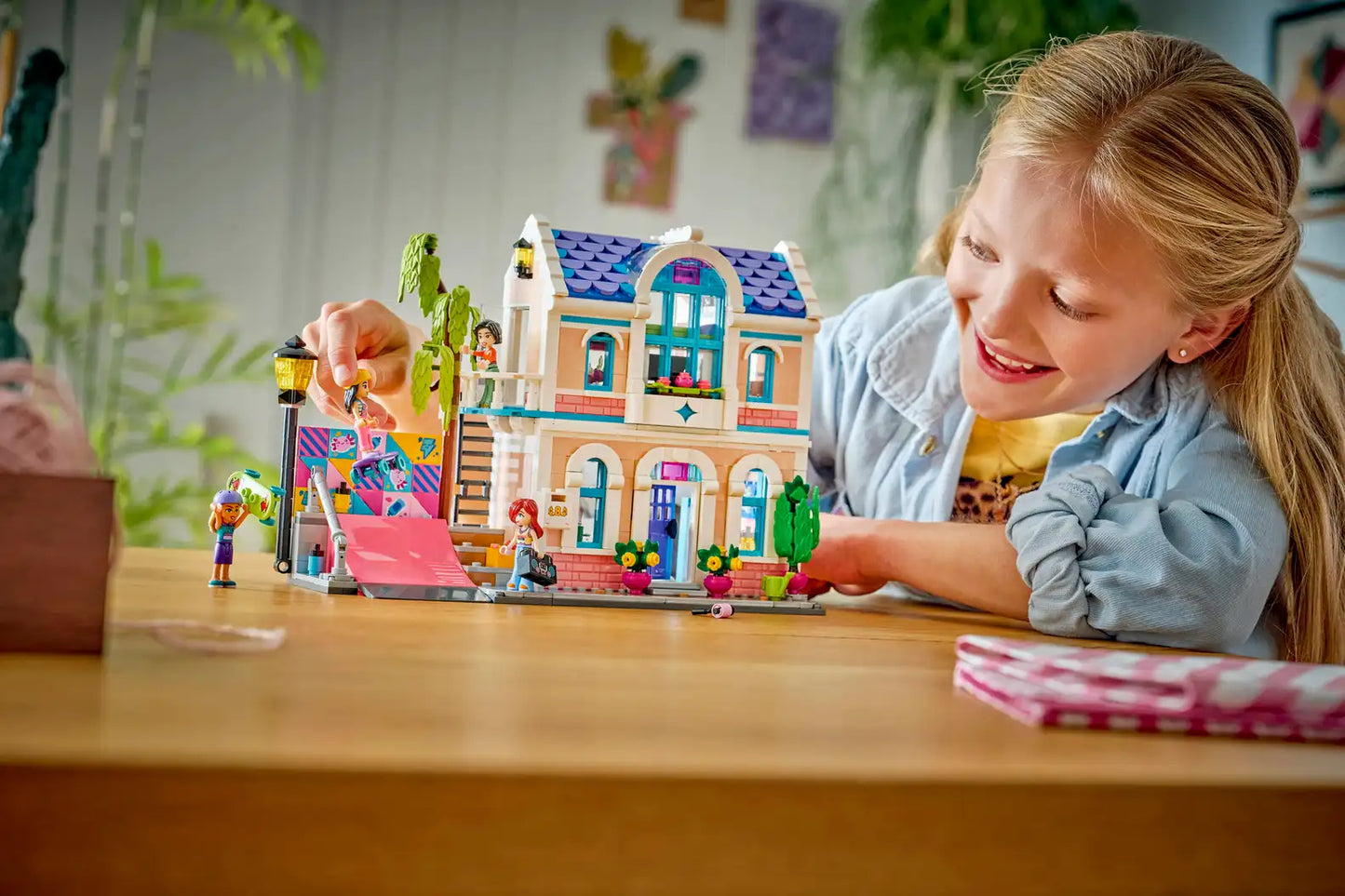 LEGO Friends Liann's Family House 42687