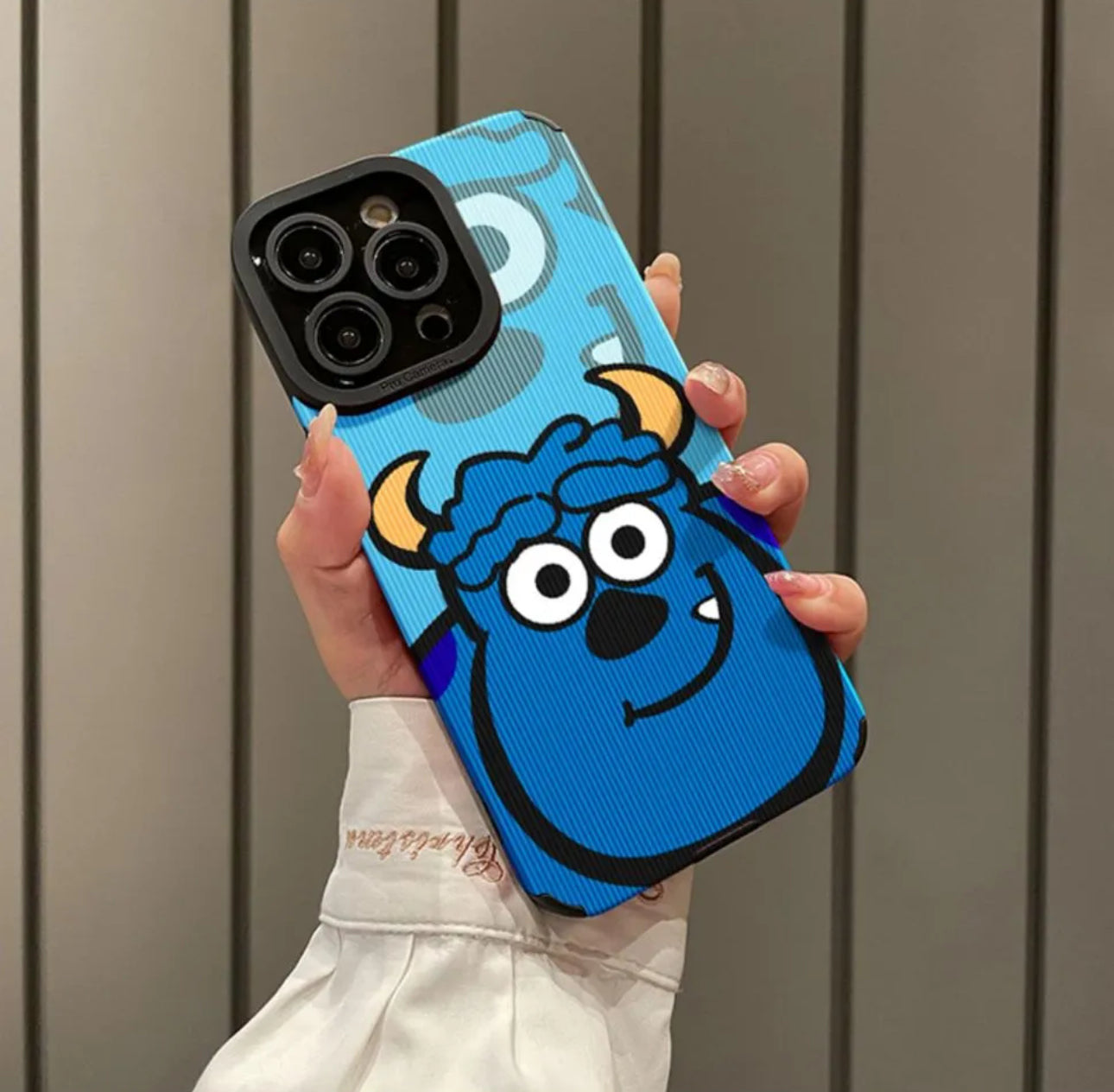 Téléphone à motif monstre
 Cas