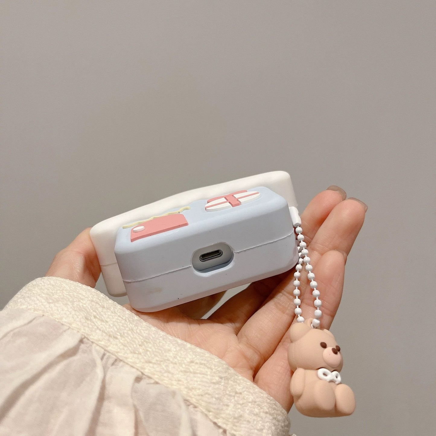 Étui pour AirPods en forme de maison de neige mignonne