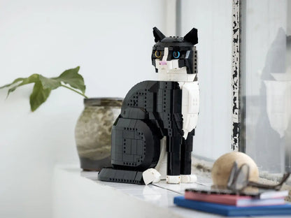 LEGO Ideas Tuxedo Cat 21349
