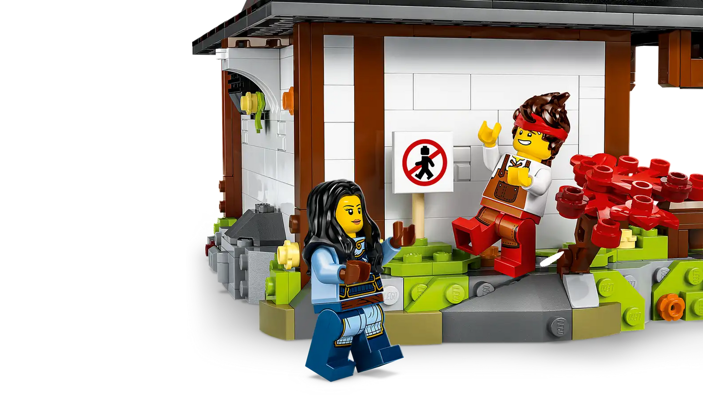 LEGO NINJAGO® Four Weapons Blacksmith 15th Anniversary 71858