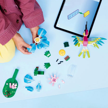 LEGO Creator 3-in-1 Wild Animals: Colorful Hummingbird 31384
