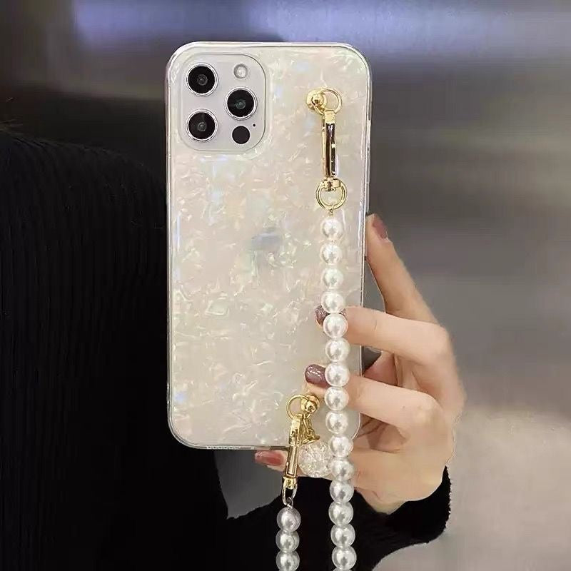 Glamorous Shell Phone Case with Pearl Crossbody Lanyard