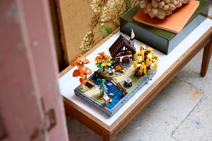 LEGO® Icons Autumn Cottage Garden 11372