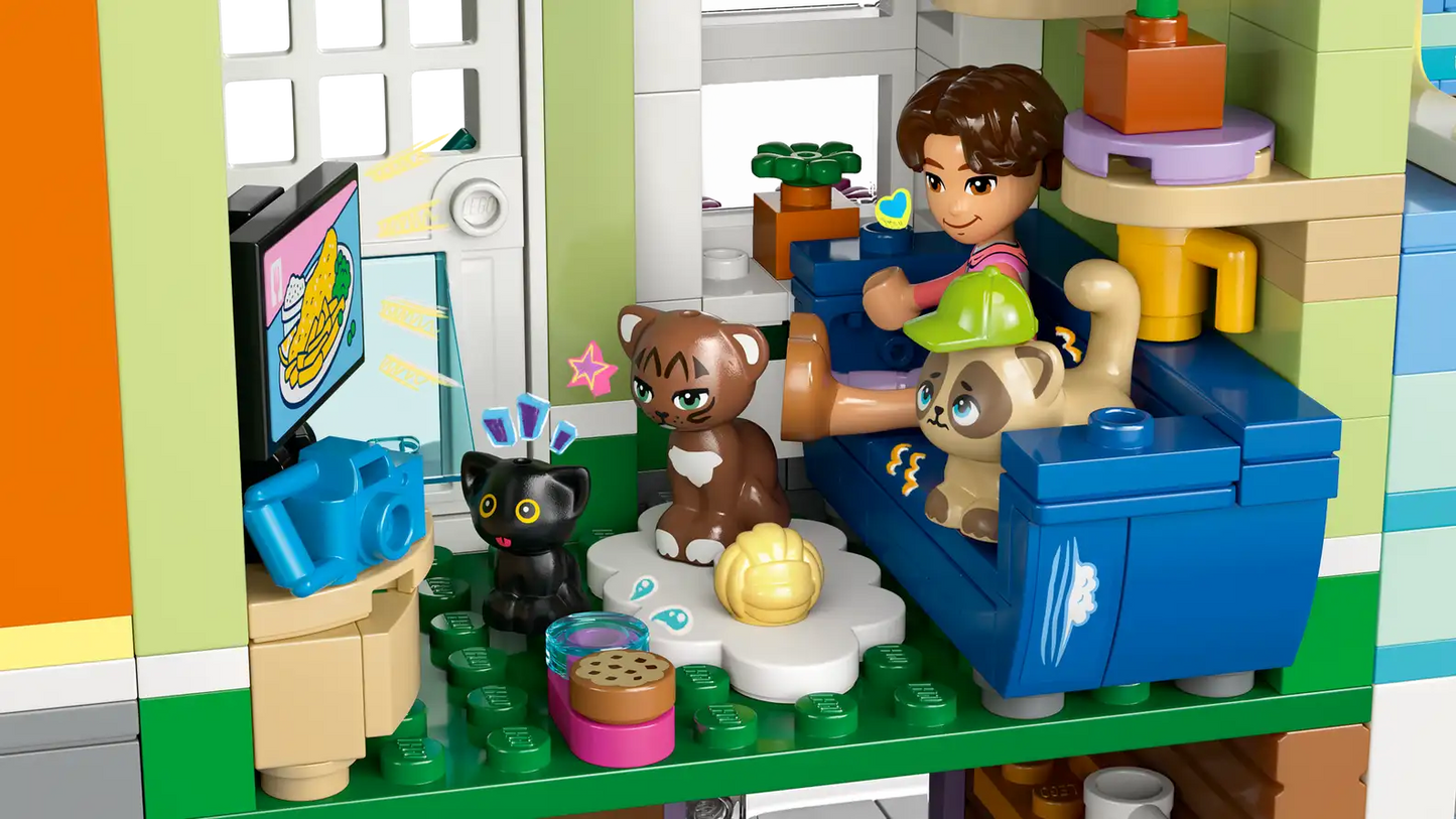 LEGO Friends Heartlake City Apartments and Stores 42670