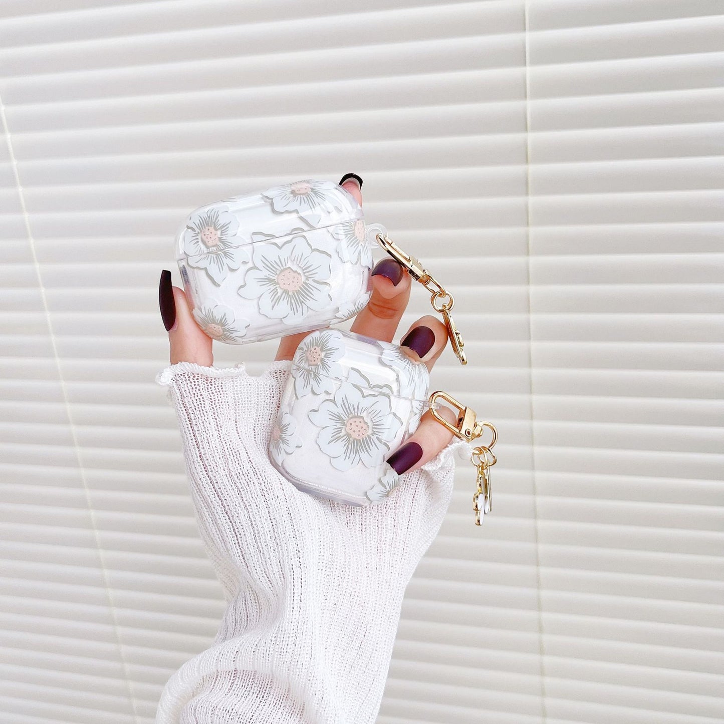 Floral AirPods Case with Daisy Charm – Clear Protective Cover