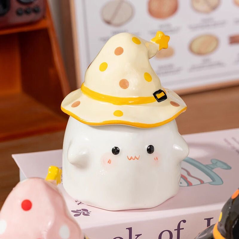 Adorable tasse effrayante en céramique