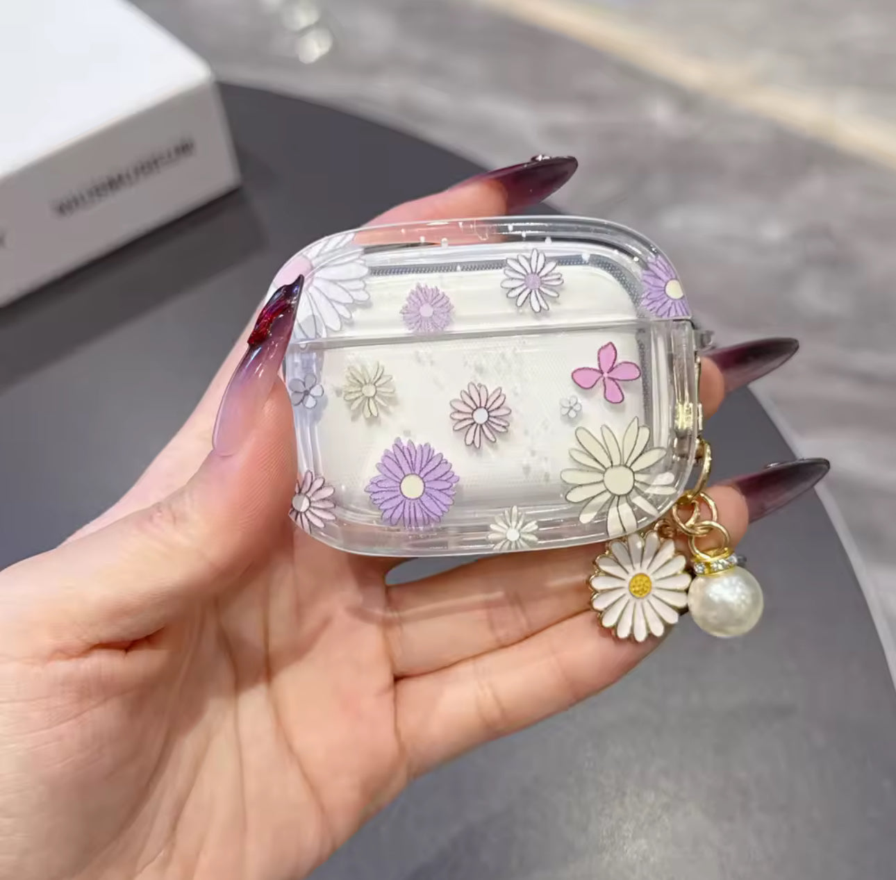 Floral Clear AirPods Case with Daisy Charm – Cute Transparent Protective Cover