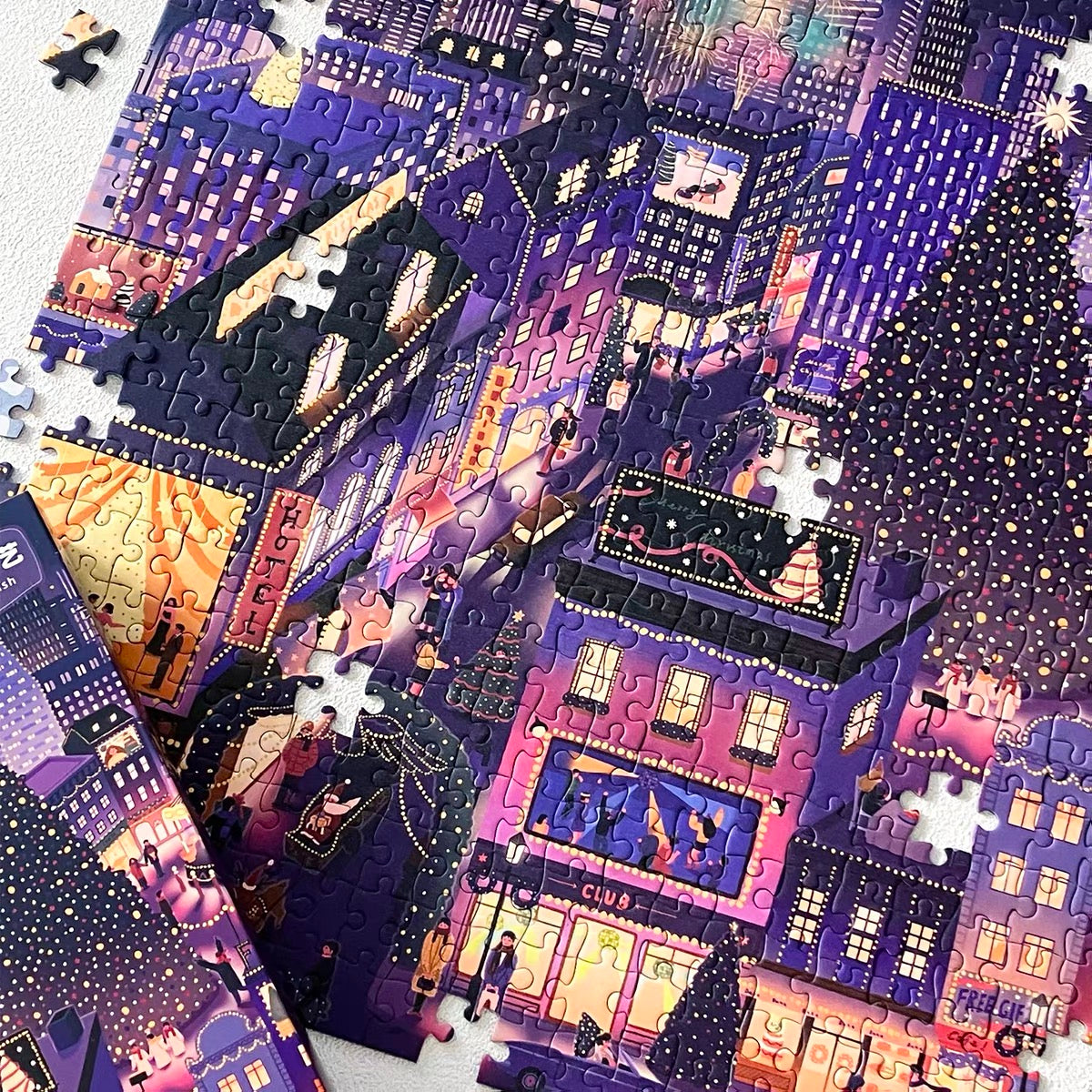 Christmas City That Never Sleeps 500 Piece Jigsaw Puzzle Gill & Lill
