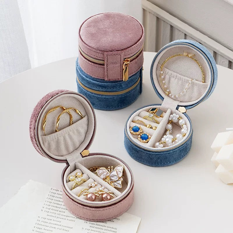 Custom Velvet Jewelry Box – Personalized Gift for Bridesmaids