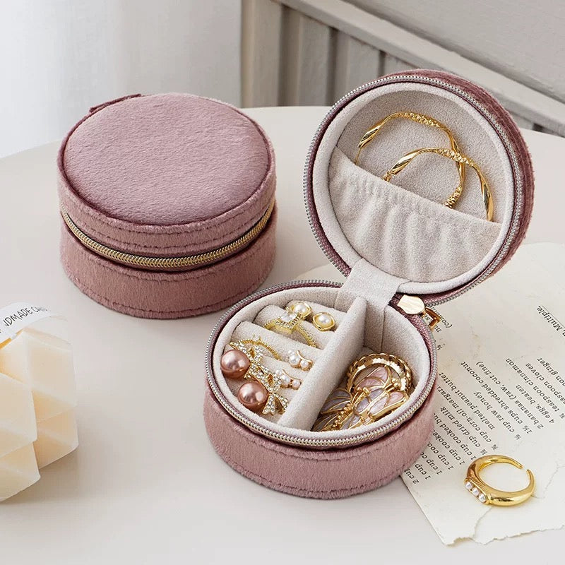 Custom Velvet Jewelry Box – Personalized Gift for Bridesmaids