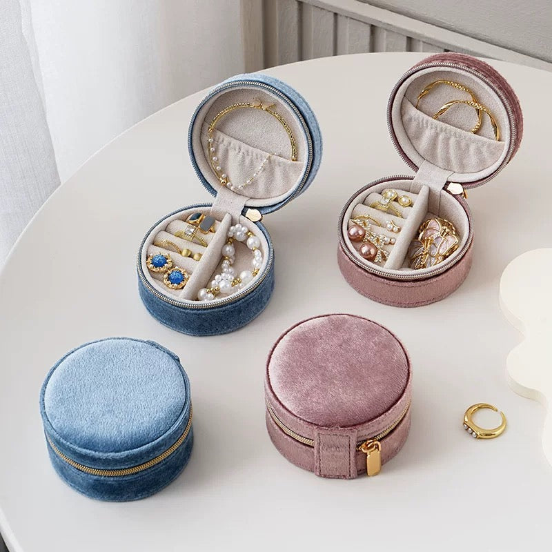 Custom Velvet Jewelry Box – Personalized Gift for Bridesmaids